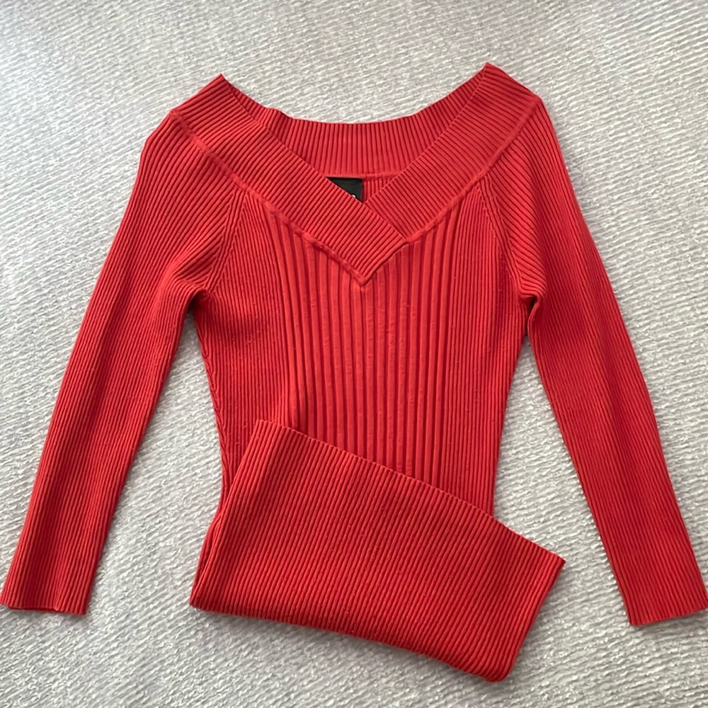 Stretchy orange v neck